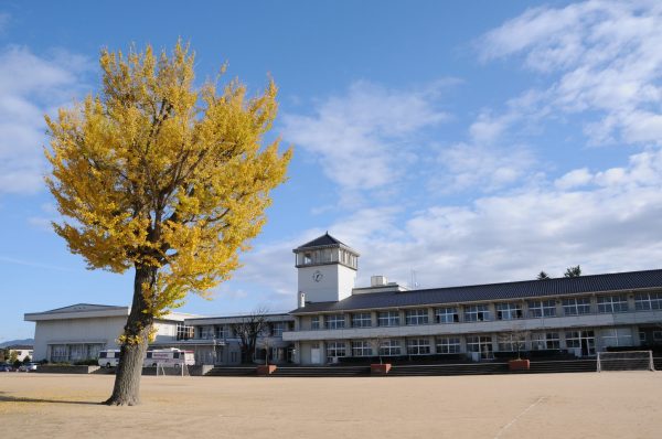 入善小学校　校舎